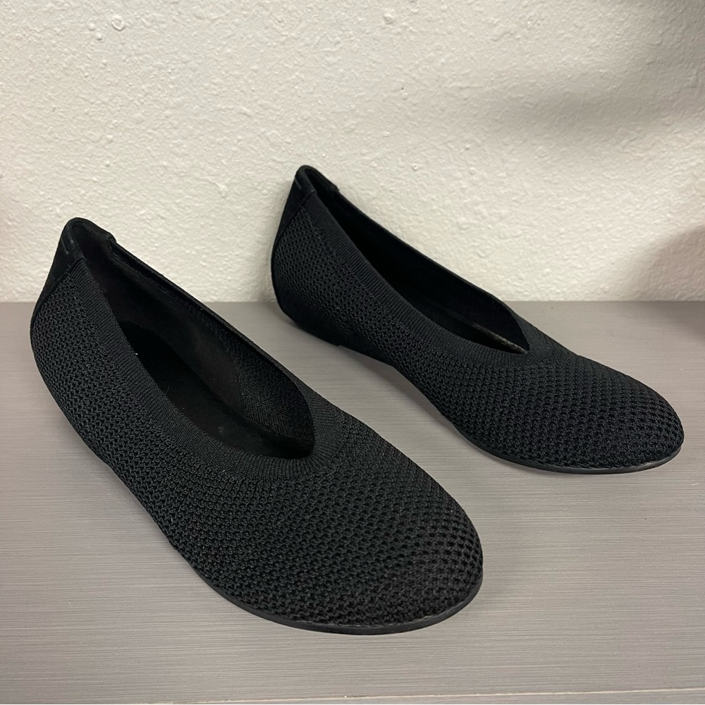 Eileen Fisher Black Pointed Toe Flats Size 9.5